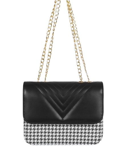 Cross-body bag with black houndstooth chain